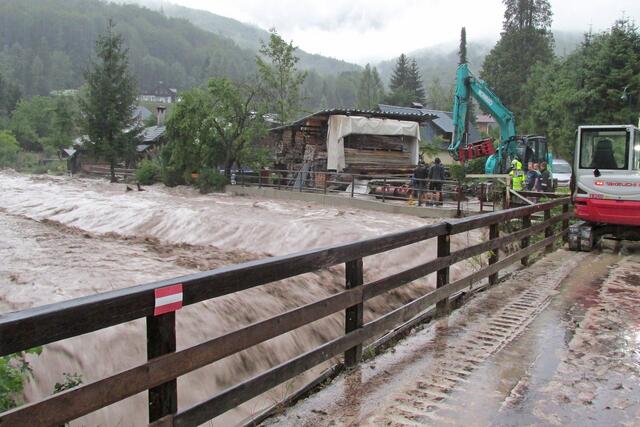 Der Starkregen hinterlässt auch in Bad Goisern seine Spuren. | Foto: FF Bad Goisern