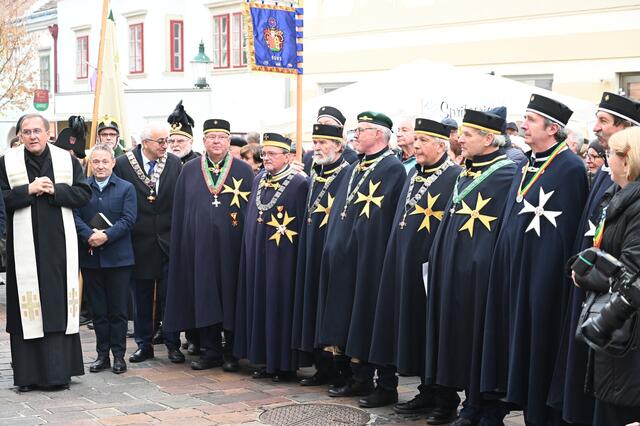 Zahlreiche Besucherinnen und Besucher begingen den Landesfeiertag in Eisenstadt. | Foto: Bettina Eder