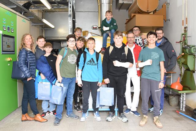 Die Schüler der NMS Ziersdorf mit Sonja Krottendorfer. | Foto: LK Horn