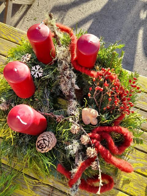 Jeder kann den Kranz nach seinen Vorstellungen gestalten. | Foto: Privat