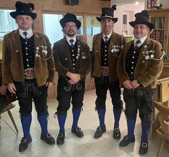 Der neue Ausschuss der SG Reutte v.l.: Hauptmann Harald Frick, Kassier Clemens Falger, Obmann Martin Schweißgut und Schriftführer Mario Gigl. | Foto: SG Reutte