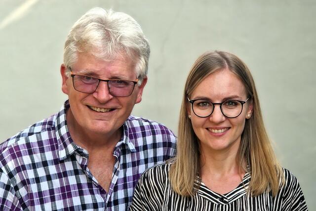 Gerhard Blaboll und Hanna Bachmann bei der Aufnahme für die Radiosendung "Mit Künstlern auf du und du"