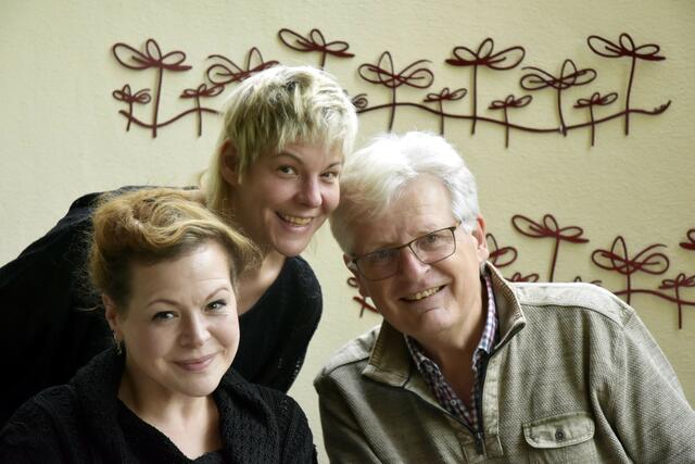 Schlor &amp; Fanta mit Gerhard Blaboll bei der Aufnahme für die Radiosendung "Mit Künstlern auf du und du"