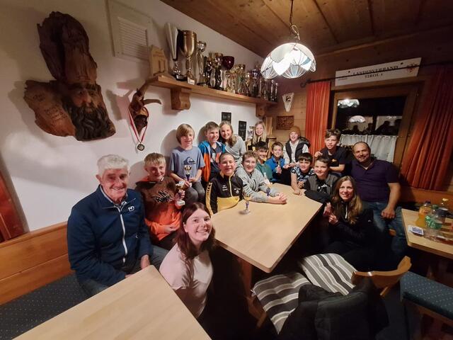 Zum Abschluss der Saison krönten die Stocksportler aus Pflach ihre Nachwuchsmeister. | Foto: SBF Pflach