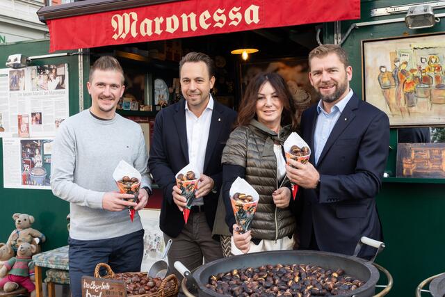 Philip Fürstaller (MeinBezirk Graz), Stephan Plankensteiner und Josef Landschützer mit dem "Maronessa"-Team am Eisernen Tor. | Foto: Konstantinov