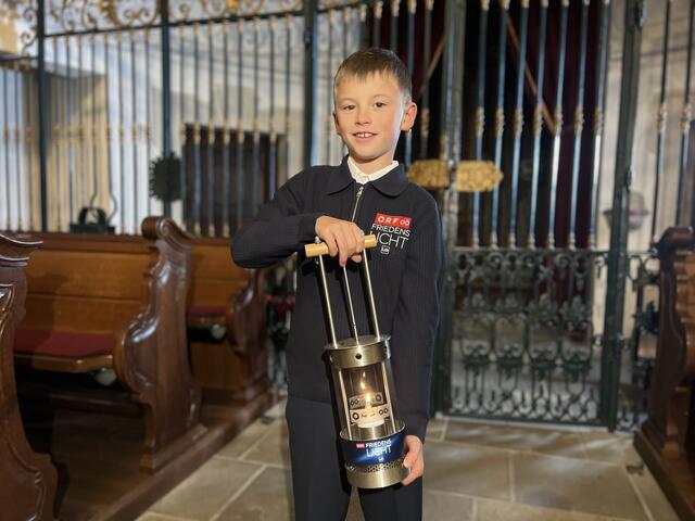 Der neunjährige Matthias Secklehner ist das ORF-Friedenslichtkind 2024. | Foto: ORF Oberösterreich/Herbert Luger