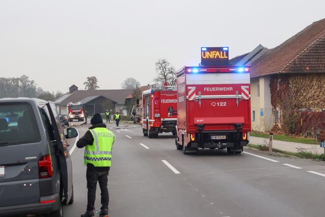 Der Unfall passierte auf der B137 in der Ortschaft Moosham. | Foto: laumat/Matthias Lauber