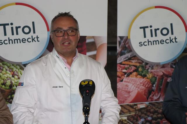 Jonak betonte, dass eine gewisse Zurückhaltung beim Kauf von traditioneller oder heimischer Produkte herrsche. | Foto: Nimpf