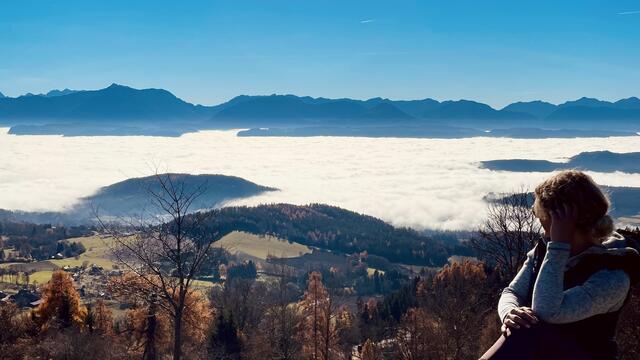 Es gibt vermutlich kaum ein stärkeres Freiheitsgefühl als über den dichten Schwaden des Nebels. | Foto: Alena Hall