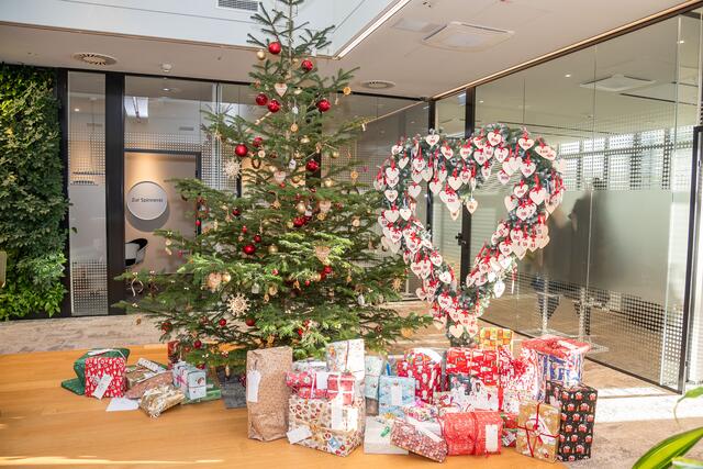So geht's: In der Sparkasse Neunkirchen oder Aspang vorbeischauen, einen Wunsch vom Baum pflücken und ihn erfüllen. | Foto: Sparkasse Neunkirchen