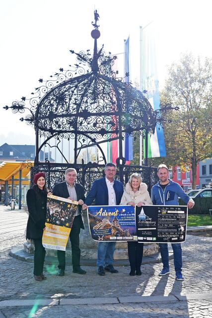 Imelda Baierl-Melmer, Bruno Rabl, Reinhard Tautscher, Andrea Winkelmeier und Peter Rieser. | Foto: Stadt Bruck/Maili