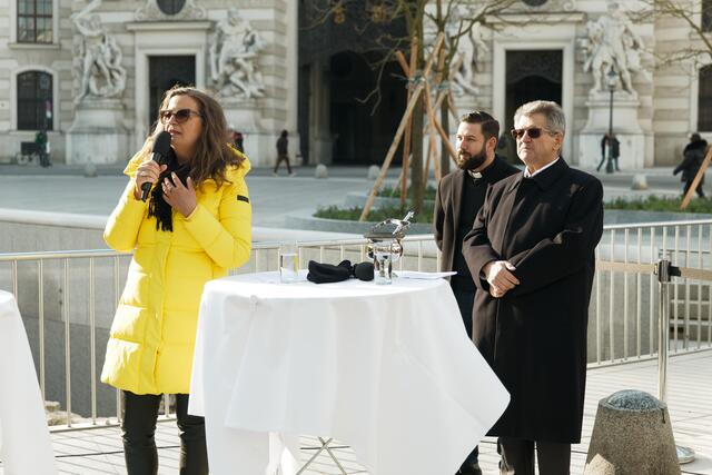 Planungsstadträtin Ulli Sima (SPÖ) und Pater Erhard Rauch von der Michaelerkirche. | Foto: Maximilian Spitzauer/MeinBezirk