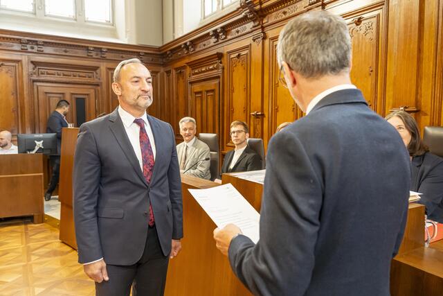 In der außerordentlichen Gemeinderatssitzung verteidigte sich der frühere FP-Mann Mario Eustacchio abermals. Laut Gutachten sei bei seinen Ausgaben alles in Ordnung. | Foto: Stadt Graz/Fischer