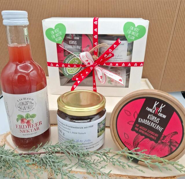 Kleine Geschenkboxen mit Süßem sind auch im "Speiskammerl" erhältlich.  | Foto: REV