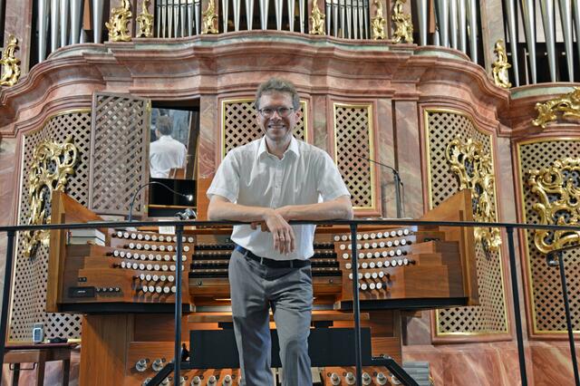 Domorganist Christian Iwan spielt das letzte Konzert der Veranstaltungsreihe „Orgel-Musik im Grazer Dom“.  | Foto: Tina Göbel