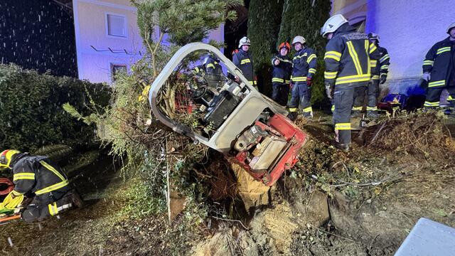 Vier Feuerwehren mit insgesamt 40 Feuerwehrleuten rückten an. | Foto: FF Mauerkirchen