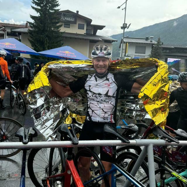 Große Freude beim Ötztaler Radmarathon – Alex Berloffa freut sich über seine persönliche Bestzeit. | Foto: privat