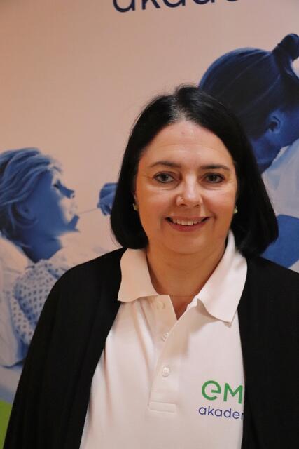 Die Werndorferin Petra Maier-Schreiner arbeitet seit Jahrzehnten im Pflegeberuf. In der EMG-Akadamie bildet sie sich berufsbegleitend zur Diplomkrankenschwester weiter. In der Schule engagiert sie sich als Schulsprecherin.  | Foto: Edith Ertl