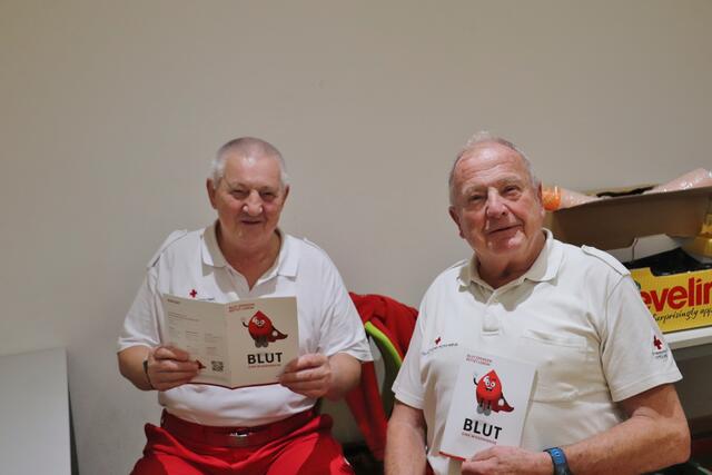 Karl Aichberger und Erich Grafoner vom FK-Blutspendedienst Kalsdorf.  | Foto: Edith Ertl