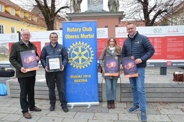 Vorstellung des RC-Adventkalenders: Friedl Tiroch, Arno Martetschläger, Stefanie Rößl und Thomas Hermaier (v.l.). | Foto: Oblak