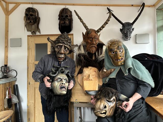 Richard Breier und Roland Mayer bringen die Perchten in die Region. | Foto: Nina Taurok