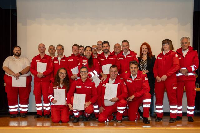 Der Tag der Katastrophenhilfe dient auch dazu, verdienstvolle Rotkreuz-Mitarbeiterinnen und Mitarbeiter zu ehren.  | Foto: Rotes Kreuz