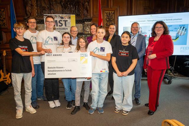 Siegerprojekt bei der IMST Award Verleihung für die Mint Mittelschule Clemens Holzmeister. | Foto: Rudi Froese