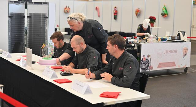 Jury "Junior Banking Star". 