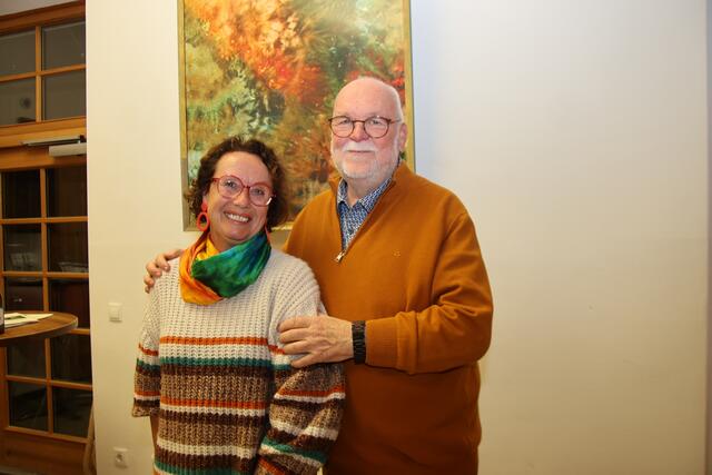 Vernissage in der Bachschmiede Wals: Seelenflüge mit Seide und ...