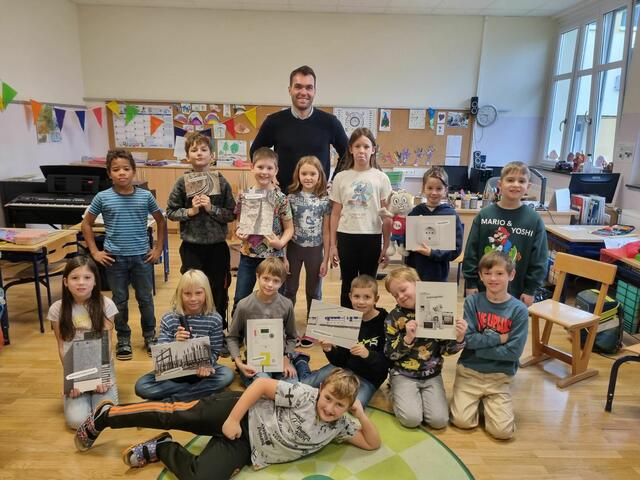 3. Klasse der Volkschule Hafnerbach mit Lehrer Hubert Marchart | Foto: EVN