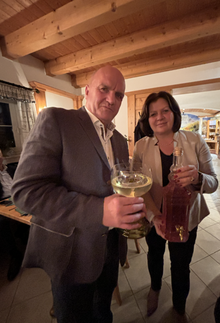 Nach der Segnung: Markus Wieser und Renate Anderl | Foto: MeinBezirk