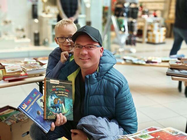 Bereits die jüngsten Leseratten nutzten die Gelegenheit, um neuen Lesestoff zu erhaschen.
