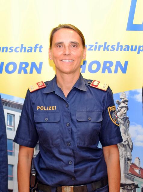 Bezirkspolizeikommandantin Birgit Geitzenauer: „Jede zur Verfügung stehende Polizeistreife übernimmt die Schulwegsicherung.“ | Foto: Gabriele Hohenegger (Archiv)