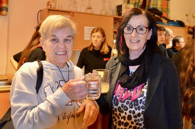 Lydia Geßlbauer mit Elfi Ditrich | Foto: Elisabeth Peinsipp