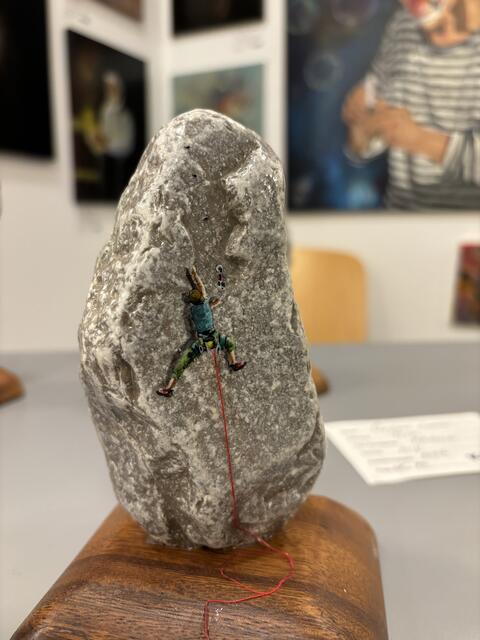 Der Rumer Künstler Gustavo Juárez zeigte eindrucksvolle Arbeiten. | Foto: Kendlbacher