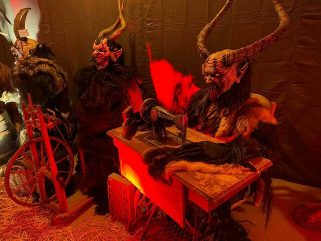 Wissen über Brauchtum rund um die Weihnachtszeit wurde vermittelt. | Foto: Stabruchteifl´n Niederhollabrunn und Sabrina Köppel-Thomasch