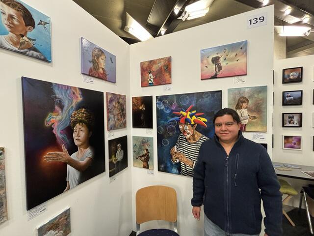 Der Rumer Künstler Gustavo Juárez zeigte eindrucksvolle Arbeiten. | Foto: Kendlbacher