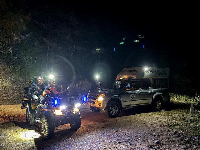 Die Bergrettung war im Dunklen im Einsatz | Foto: Robert Stecker / Bergrettung Tamsweg