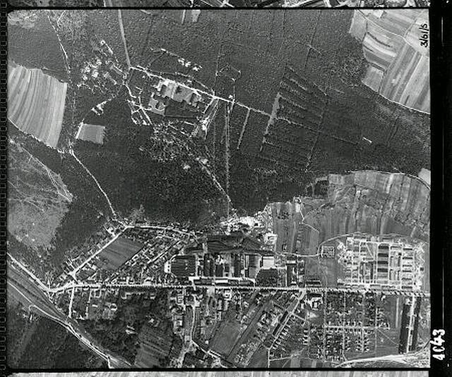 Andreas Ramharter, Bürgermeister von Leobersdorf, hat das ehemalige KZ-Gelände verkauft – seine Firma profitiere von Umwidmungen.
 | Foto: RAF/Sammlung Strobl