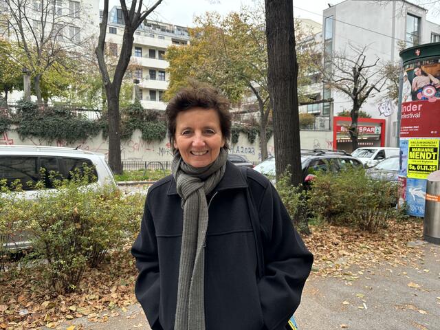 Eingebracht wurde die Petition "Lebenswerte Zentagasse" von Anrainerin Martina Hejduk.  | Foto: Tamara Winterthaler/MeinBezirk
