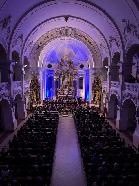 Die Kirche des Missionshauses St. Rupert bot ein einmaliges Ambiente. | Foto: Bundesbahnmusikkapelle Bischofshofen