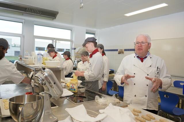 Das kulinarische Team in der Hotel- und Tourismusschule | Foto: Andrea Glatzer