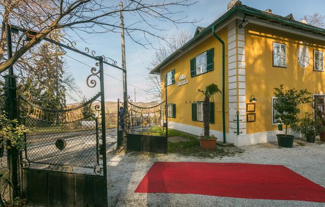 Gegen den Betreiber der Villa Aurora soll es jetzt eine Räumungsklage geben. | Foto: Klaus Bauer
