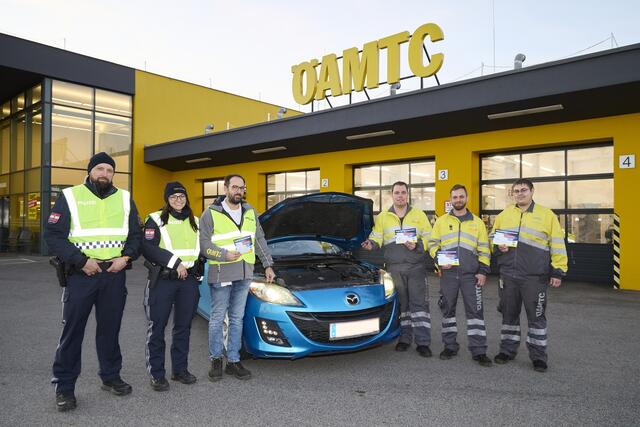 Polizei und Öamtc führten am Donnerstag die Verkehrssicherheitsaktion "Flugzettel statt Strafzettel" im gesamten Burgenland durch. | Foto: ÖAMTC