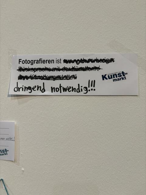 Künstlerin Isabella Beinl aus Wattens beeindruckte mit ihren Arbeiten.