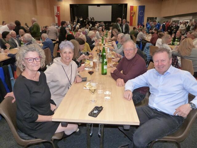 Ein Abend gefüllt mit tollen Unterhaltungen und feierlicher Stimmung!
