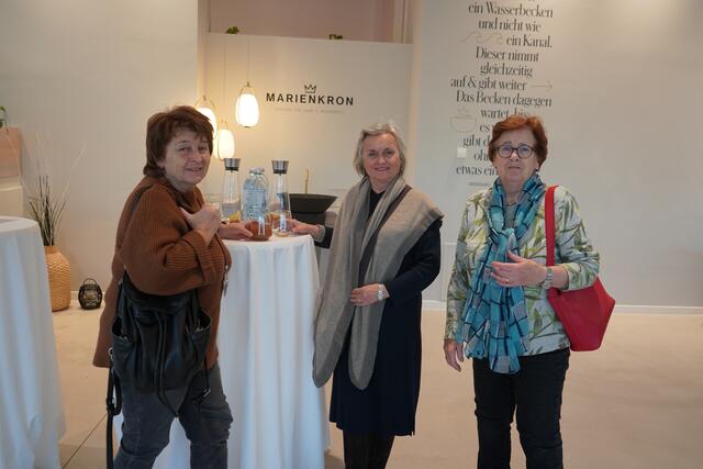 Die Damen Vera, Anita und Maria aus Halbturn informierten sich beim Tag der offenen Tür in Marienkron | Foto: Andrea Glatzer