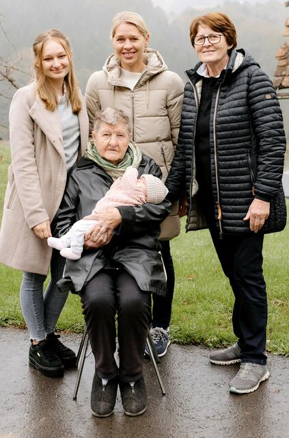 Die kleine Nora nimmt das Ganze recht gelassen | Foto: Foto Ramsauer