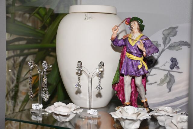 Antik-Kabinett Lukas Hohensinner, Grein, Stadtplatz 1.   | Foto: Robert Zinterhof