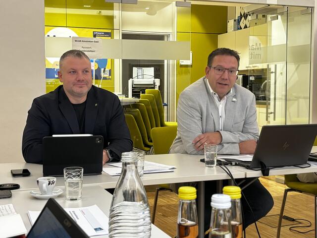Vizebürgermeister Dominik Hörlezeder (Grüne) und Bürgermeister Christian Haberhauer (ÖVP) über das Budget 2025